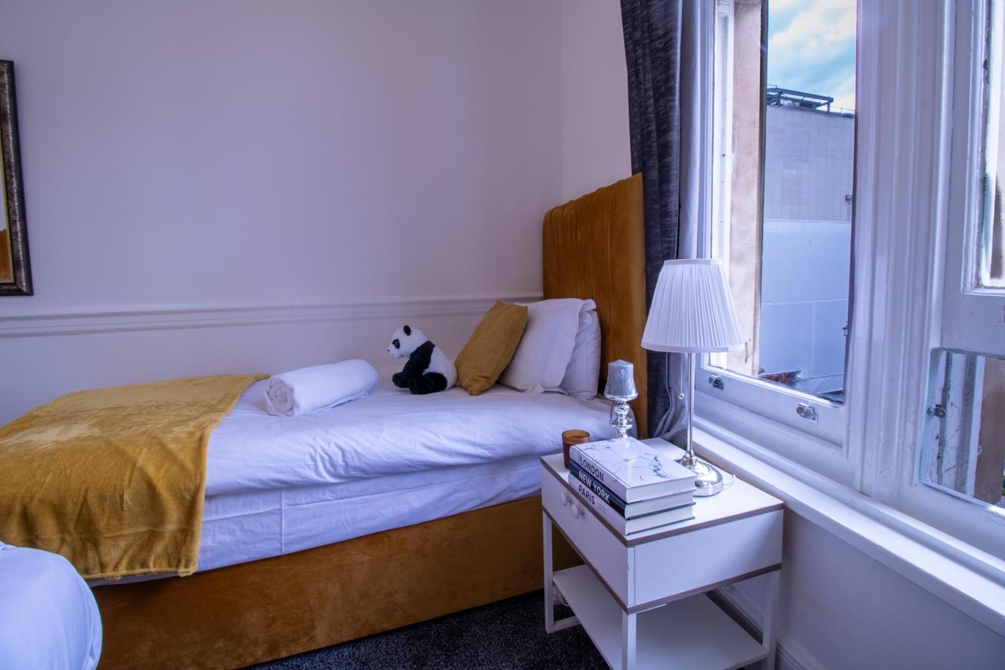 Oxford Street 1 Bedroom Shopping Retreat! 3Gc ลอนดอน ภายนอก รูปภาพ