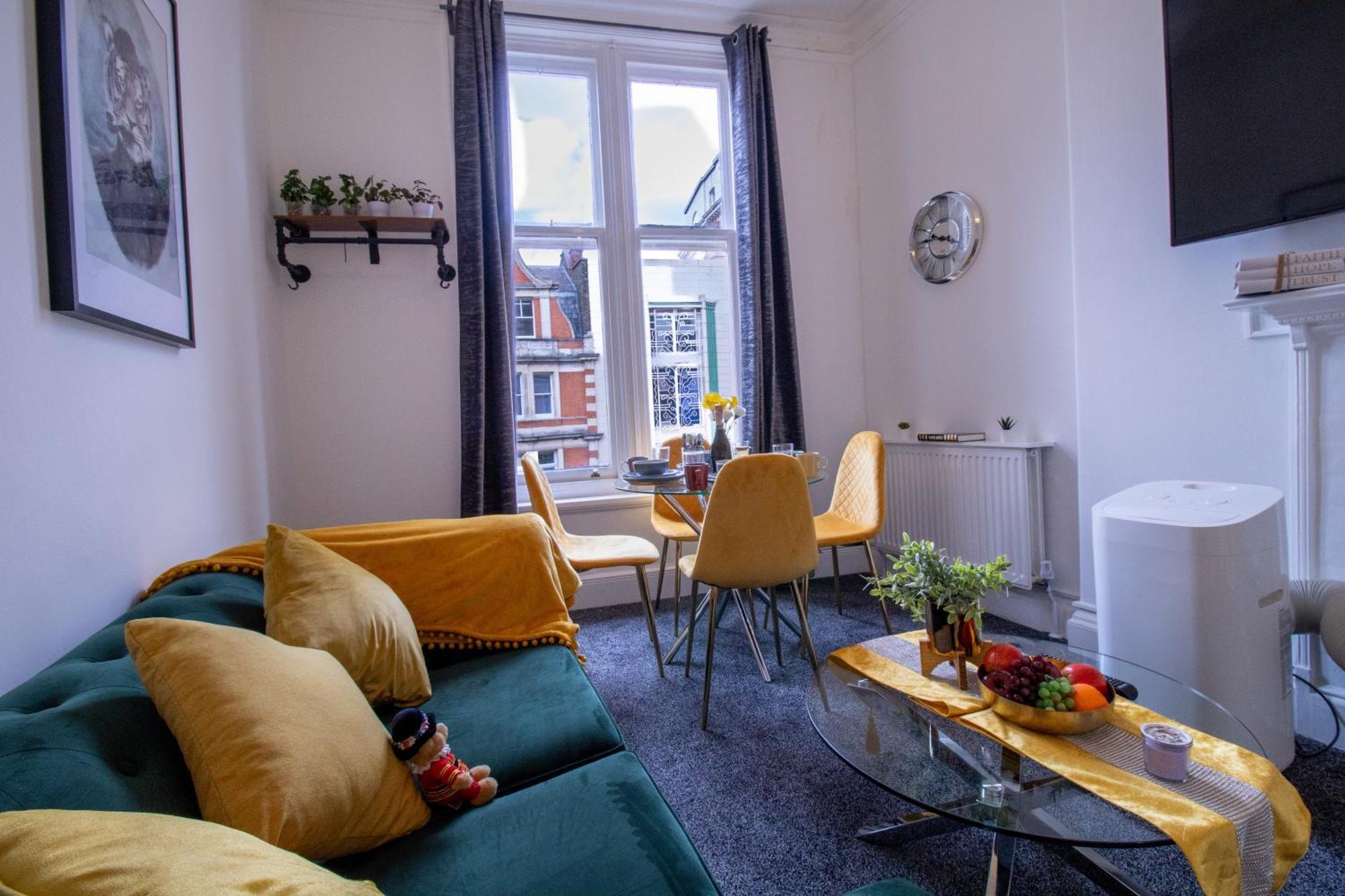 Oxford Street 1 Bedroom Shopping Retreat! 3Gc ลอนดอน ภายนอก รูปภาพ