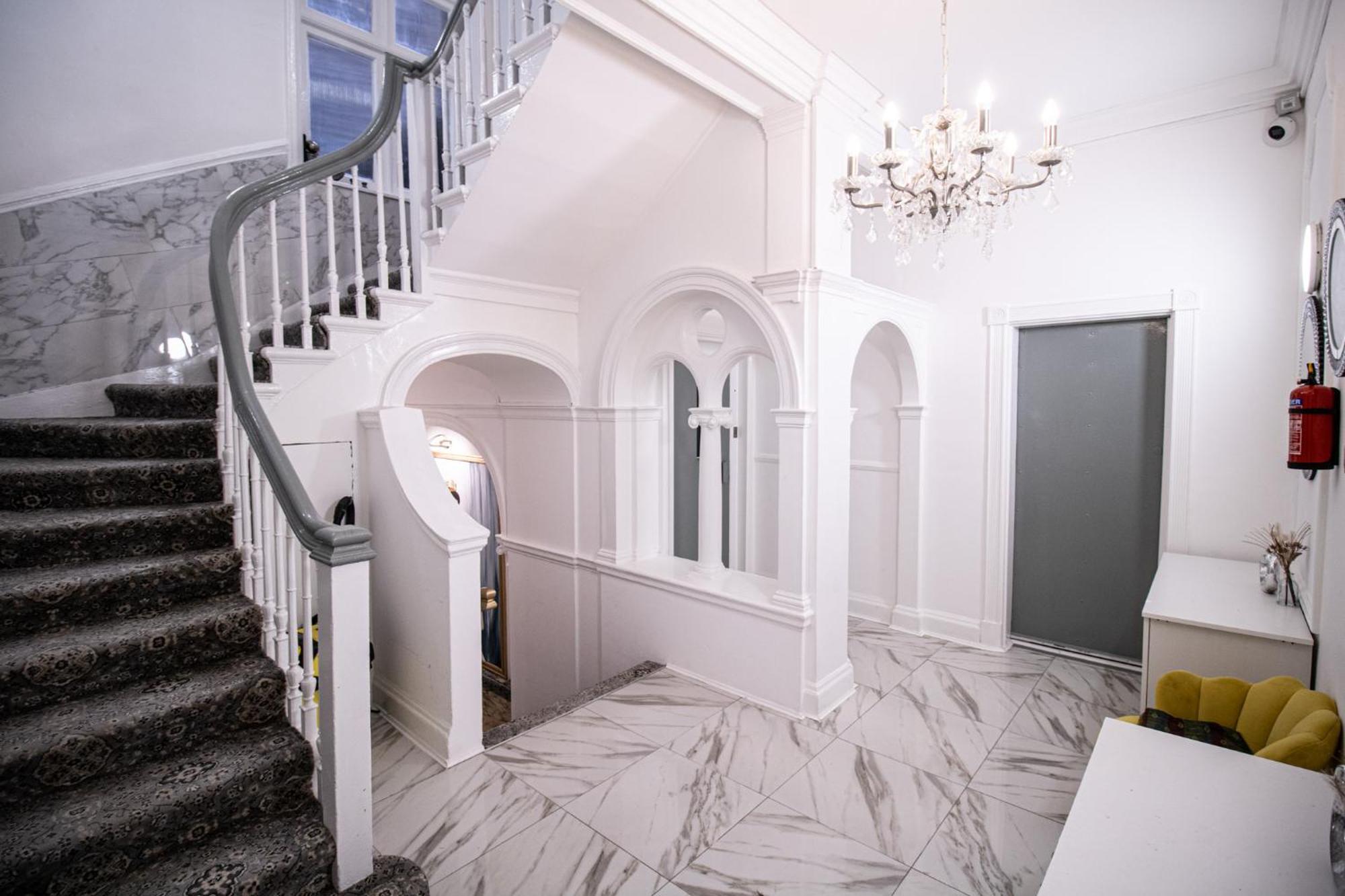 Oxford Street 1 Bedroom Shopping Retreat! 3Gc ลอนดอน ภายนอก รูปภาพ