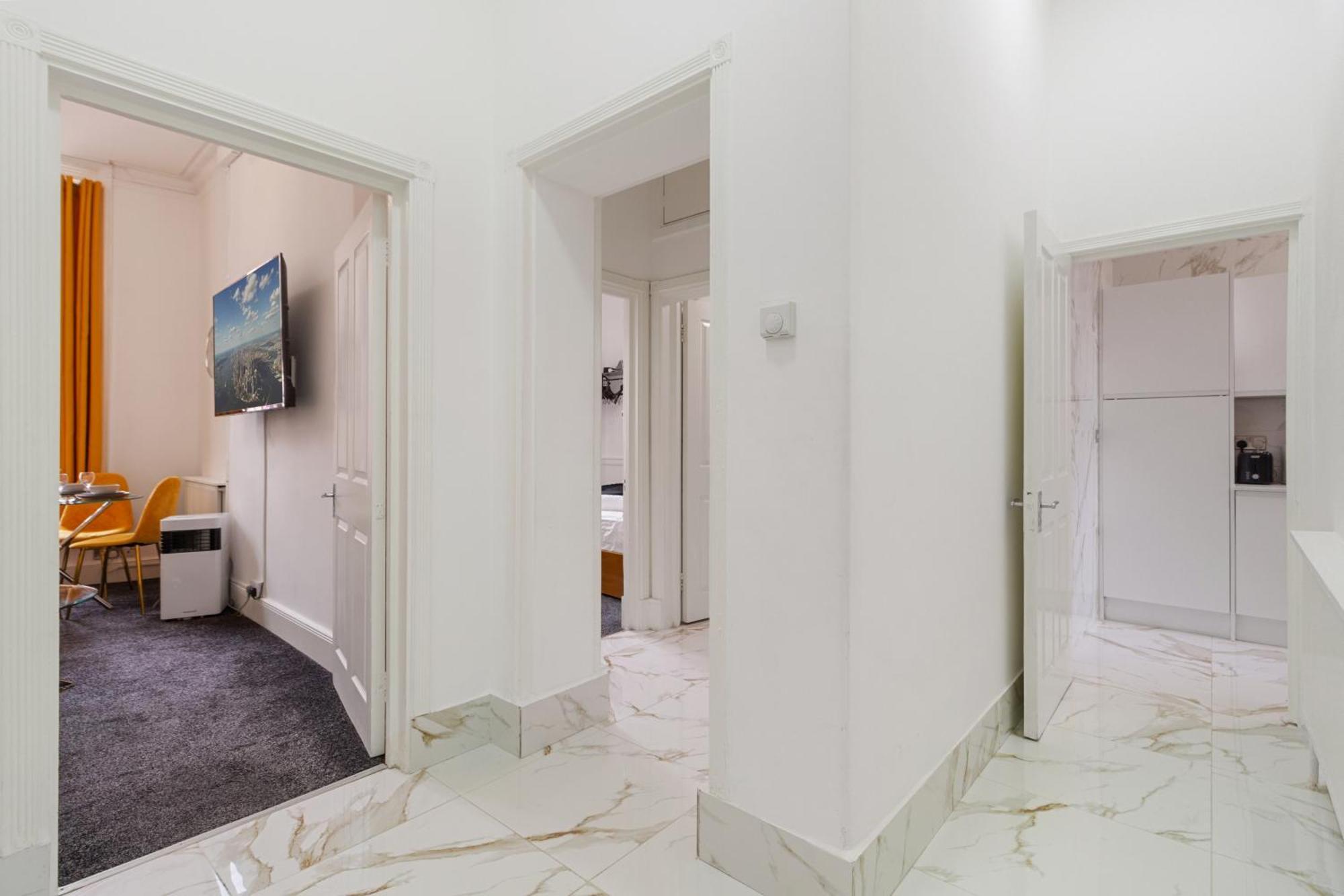 Oxford Street 1 Bedroom Shopping Retreat! 3Gc ลอนดอน ภายนอก รูปภาพ