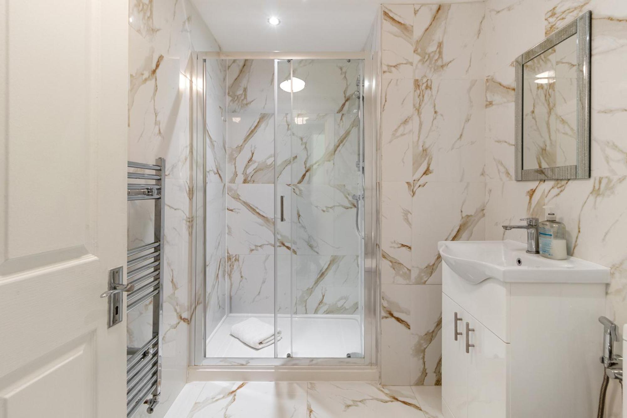 Oxford Street 1 Bedroom Shopping Retreat! 3Gc ลอนดอน ภายนอก รูปภาพ